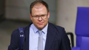 Bundesumweltminister Carsten Schneider über Klimaschutz Bundesumweltminister Carsten Schneider über Klimaschutz