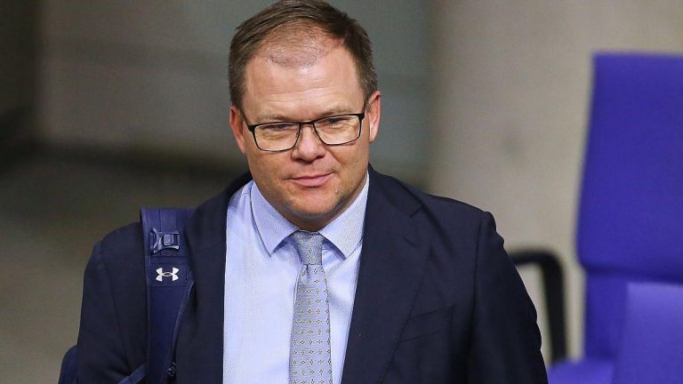 Bundesumweltminister Carsten Schneider über Klimaschutz