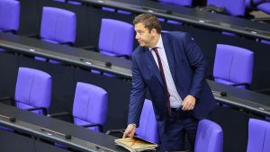 Vor China-Reise: Deutsche Wirtschaft fordert klare Linie von Klingbeil