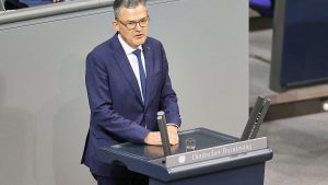 Kiesewetter kritisiert US-Friedensinitiative scharf in Lemberg