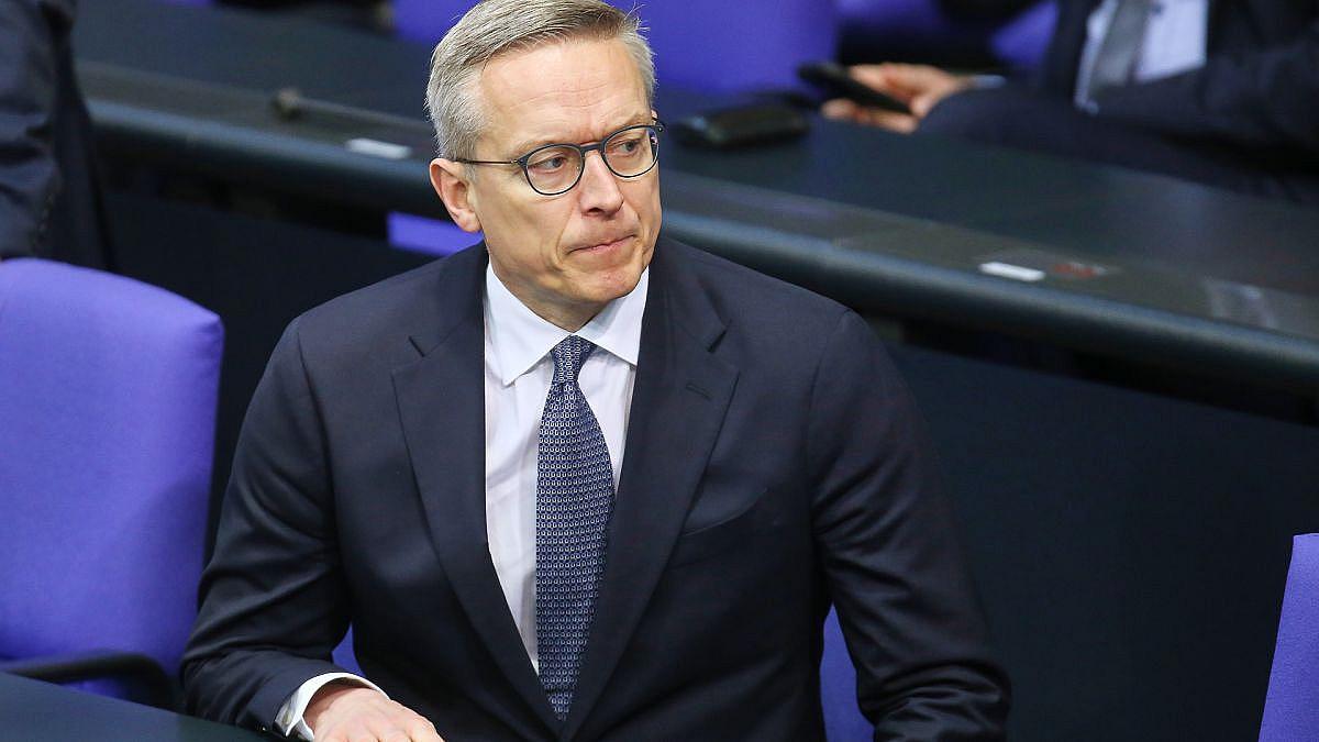 Digitalminister Wildberger wehrt sich in Berlin gegen Kritik