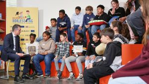 Merz sagt Vorlesen in Berliner Schule kurzfristig ab Merz sagt Vorlesen in Berliner Schule kurzfristig ab