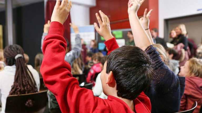 Berlins Bürgermeister fordert Kooperationsverbot-Aufhebung Berlins Bürgermeister fordert Kooperationsverbot-Aufhebung