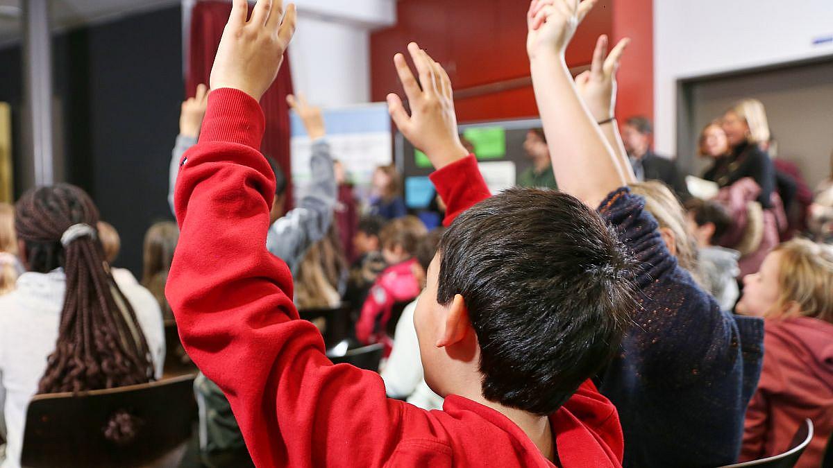 Berlins Bürgermeister fordert Kooperationsverbot-Aufhebung