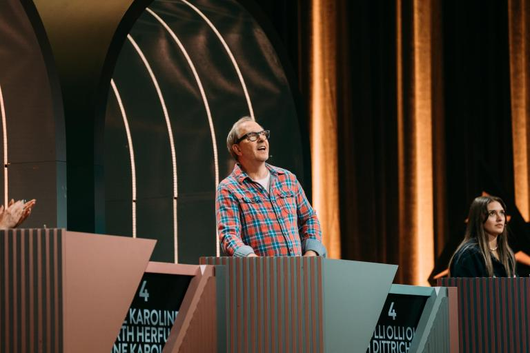 Olli Schulz stiehlt Joko Winterscheidt die Show – mit Witz, Chaos und einem klaren Plan image 12