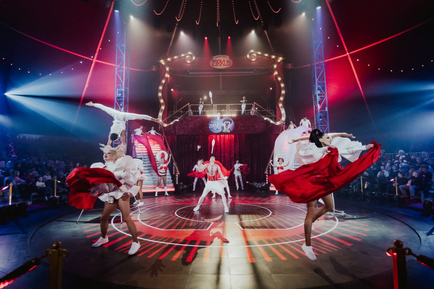 Lichter, Shows, Schneezauber: Weihnachts-Wunderland! Das bietet der Europa-Park in der Wintersaison md 1346350