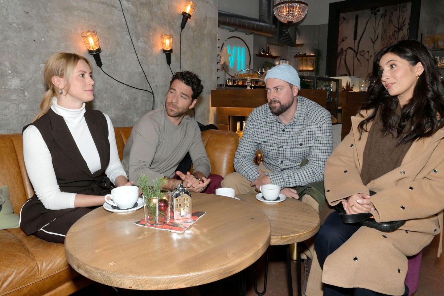 Gute Zeiten, schlechte Zeiten | GZSZ heute, 11.12.2025 – Wieder auf Spur: Vertrauen, Zweifel und neue Klarheit 1 Gute Zeiten, schlechte Zeiten | GZSZ heute, 11.12.2025 – Wieder auf Spur: Vertrauen, Zweifel und neue Klarheit 762BA 3