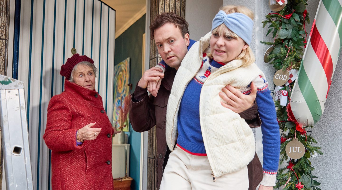 „Weihnachtsüberraschungen“ heute im Ersten: Wenn Liebe, Familie und Geheimnisse an Heiligabend kollidieren 1 „Weihnachtsüberraschungen“ heute im Ersten: Wenn Liebe, Familie und Geheimnisse an Heiligabend kollidieren 7 Weihnachtsueberraschungen