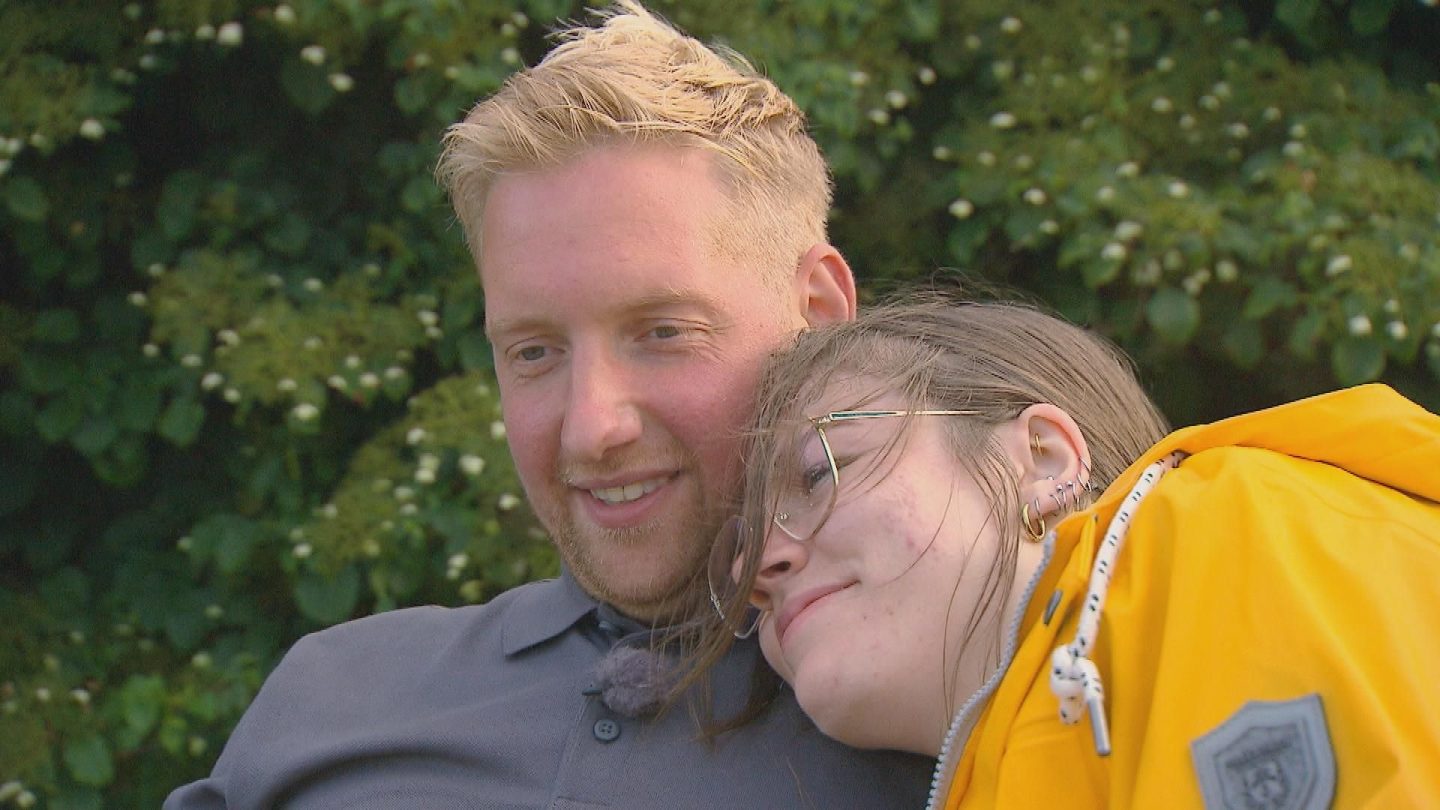 Dienstag bei „Bauer sucht Frau“: Magische Momente, ein Spargelantrag und Tränen der Enttäuschung 2 Dienstag bei „Bauer sucht Frau“: Magische Momente, ein Spargelantrag und Tränen der Enttäuschung B8818 1