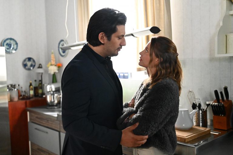 Alles was zählt | AWZ heute, 11.12.2025 – Rosarote Scheuklappen: Gefühle, Intrigen und neue Hoffnungsschimmer Alles was zählt | AWZ heute, 11.12.2025 – Rosarote Scheuklappen: Gefühle, Intrigen und neue Hoffnungsschimmer