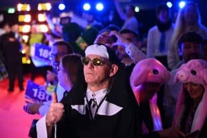 „Promi-Darts-WM“: 180! Wer schnappt sich am Sonntag die Krone im Ally Pally von Bonn?