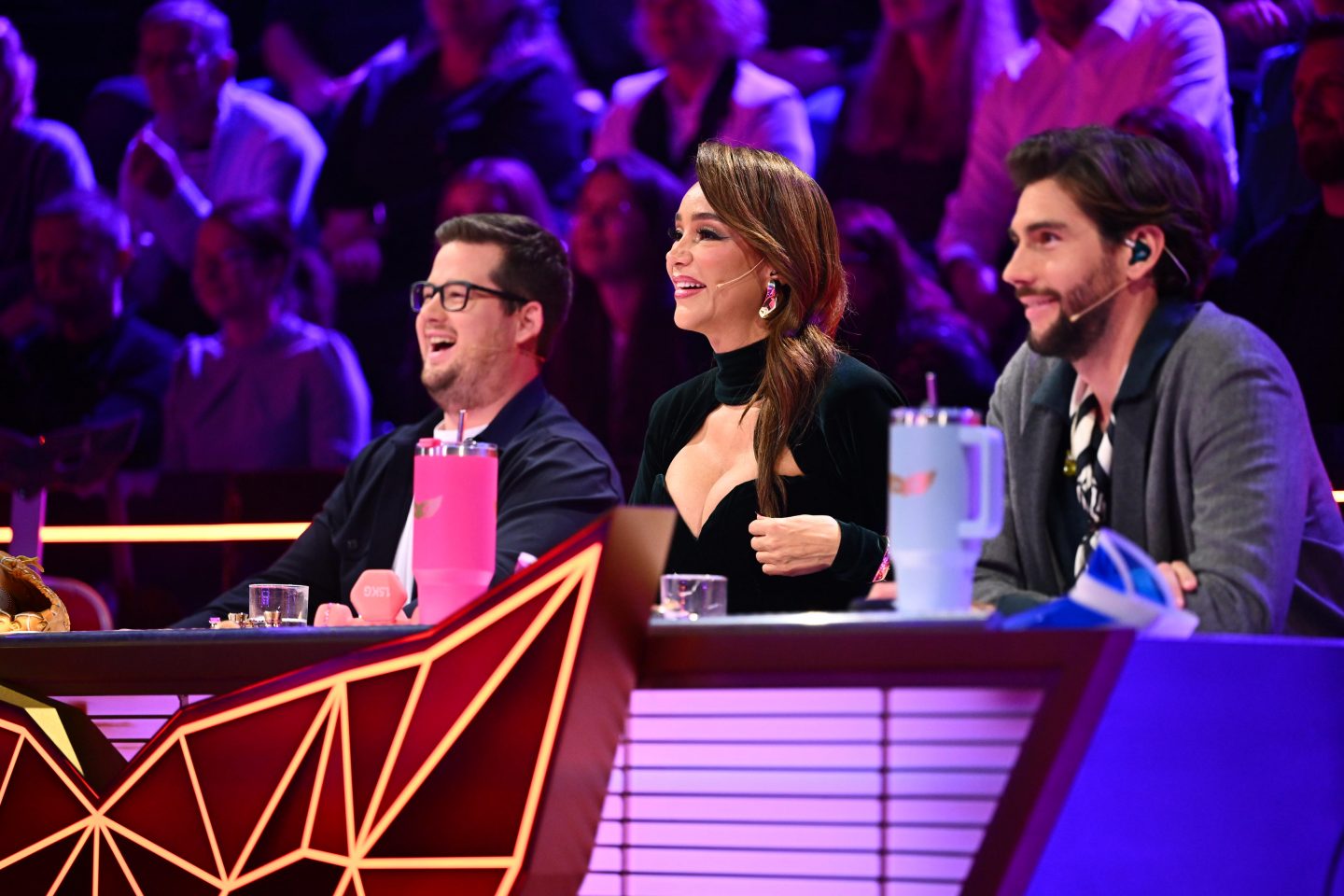 „The Masked Singer“ – wer ist raus? Harry Otter im Halbfinale demaskiert: Dieser Star hat eine echte 007-Vergangenheit! 2 „The Masked Singer“ – wer ist raus? Harry Otter im Halbfinale demaskiert: Dieser Star hat eine echte 007-Vergangenheit! Joyn TMS12 Show5 3314868