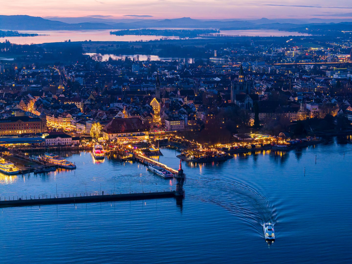 Paradiesisch anders: Konstanz lädt 2026 zum Entdecken ein 2 Paradiesisch anders: Konstanz lädt 2026 zum Entdecken ein Konstanzer Weihnachtsmarkt Mende 20251129170555 0040