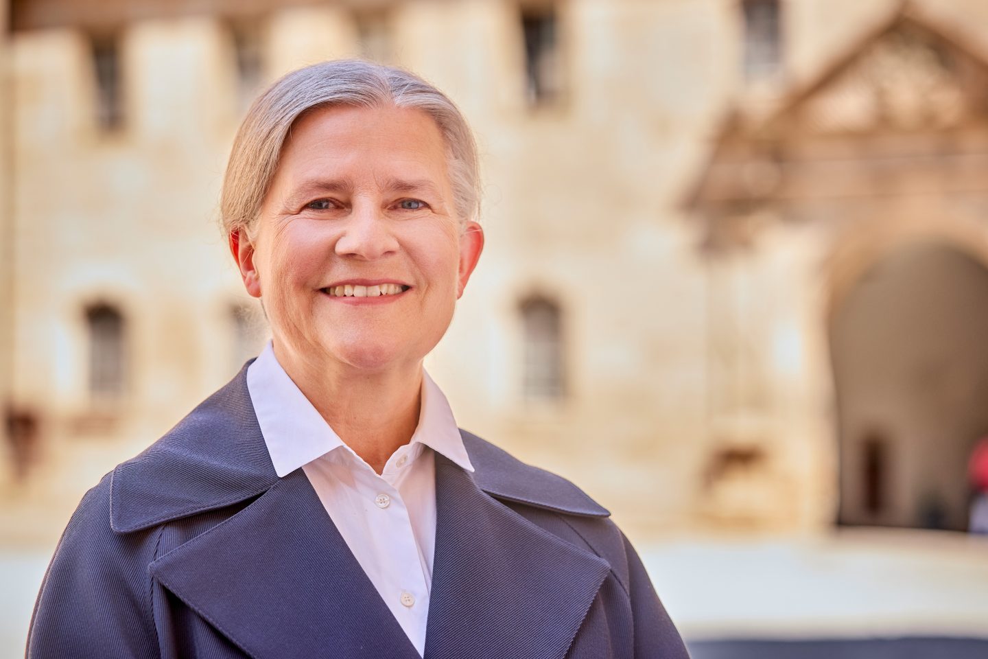 Rekord bei internationalen Studierenden – Uni Tübingen weltweit immer beliebter! 1 Rekord bei internationalen Studierenden – Uni Tübingen weltweit immer beliebter! Prof. Dr. Dr. h.c. Doshisha Karla Pollmann 1