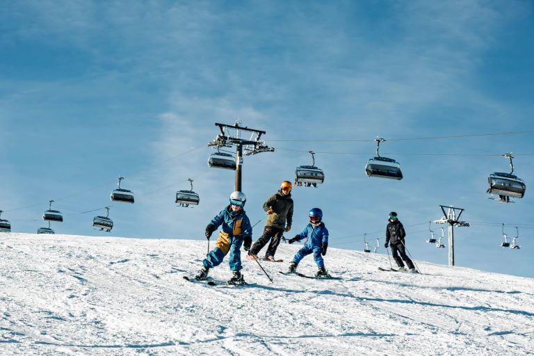 Hier ist Skifahren noch bezahlbar: Das günstigste Skigebiet im DACH-Raum liegt in Baden-Württemberg