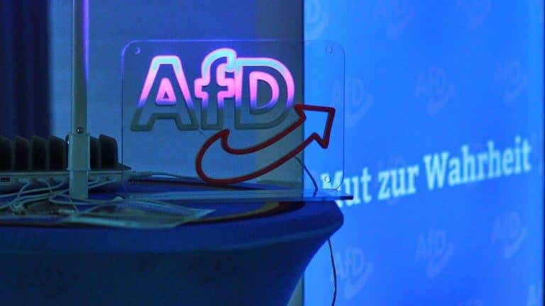 Umfrage: Ostdeutsche mehrheitlich für Wirtschafts-Kontakte zur AfD Umfrage: Ostdeutsche mehrheitlich für Wirtschafts-Kontakte zur AfD