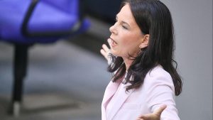 Baerbock warnt vor Gebietsabtretungen in der Ukraine