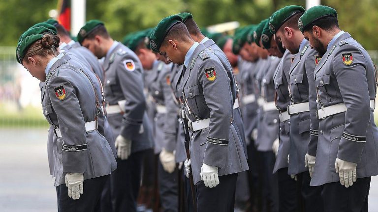 Hohe Kosten für Bundeswehr-Gelöbnis in Berlin