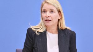 Bahnzentrale: Evelyn Palla halbiert Topmanagement Bahnzentrale: Evelyn Palla halbiert Topmanagement