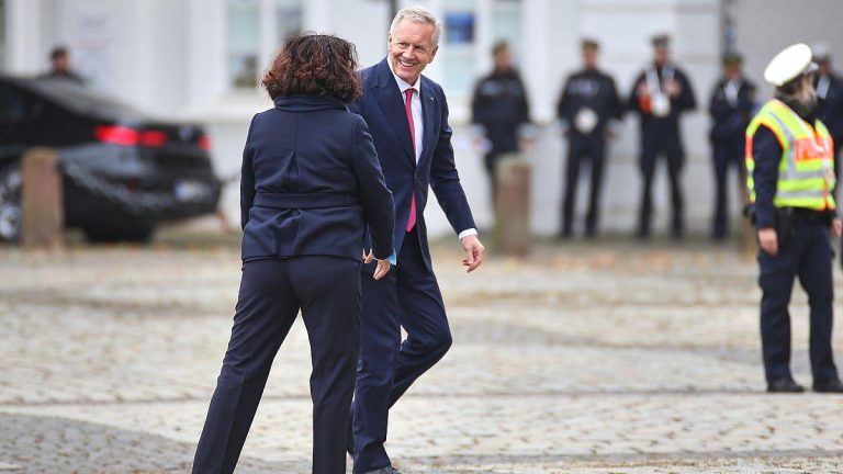 Meyer-Werft in Papenburg: Milliardenauftrag und Streitigkeiten schwelten