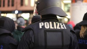 Über 50 Verletzte Polizisten in Gießen: Eskalation bei Anti-AfD-Protesten