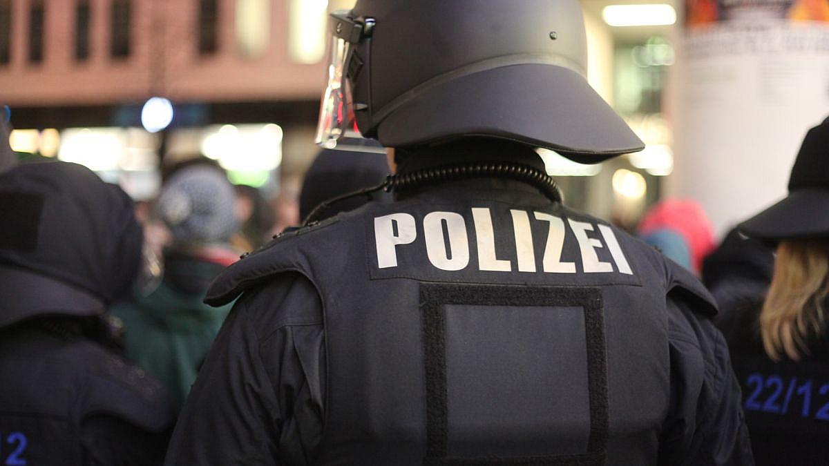 Über 50 Verletzte Polizisten in Gießen: Eskalation bei Anti-AfD-Protesten