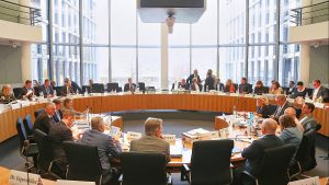 Haushaltspolitiker sehen Probleme bei Kontrolle von Bundeswehr-Beschaffungen in Milliardenhöhe Haushaltspolitiker sehen Probleme bei Kontrolle von Bundeswehr-Beschaffungen in Milliardenhöhe