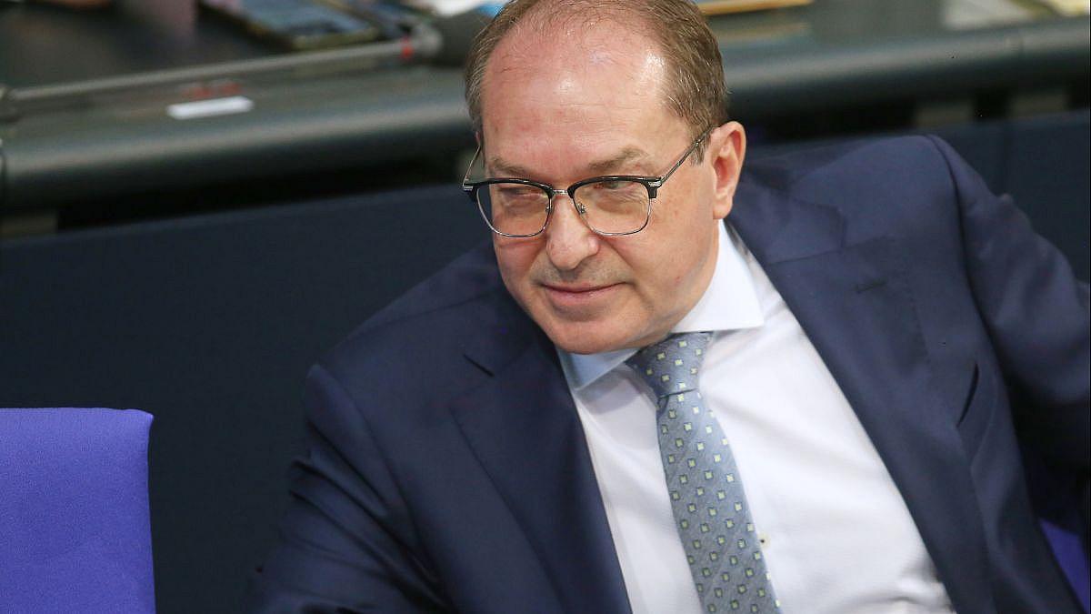 Dobrindt: Linksextreme anfällig für russischen Einfluss in Deutschland