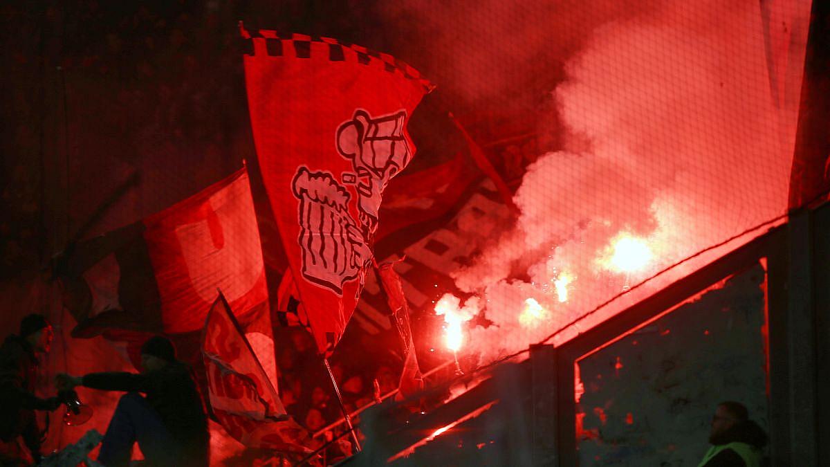 NRW: Reul verteidigt härtere Stadion-Regeln nach Vorfällen