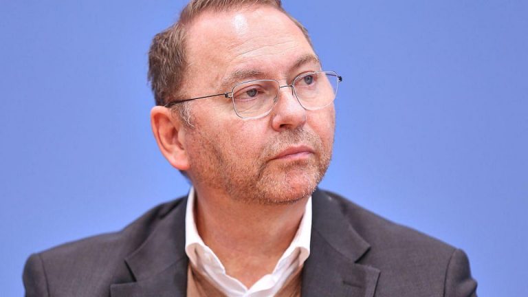 Verdi-Chef verteidigt Lohnforderung: Sieben Prozent und Streikbereitschaft im öffentlichen Dienst der Länder