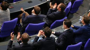 Rentenpaket-Abstimmung im Bundestag: Zehn Unionsabgeordnete abweichend Rentenpaket-Abstimmung im Bundestag: Zehn Unionsabgeordnete abweichend