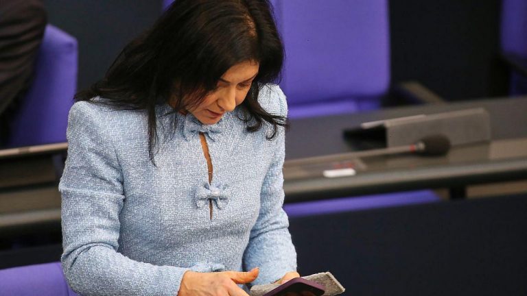 Berlin: Reiche fordert zeitigere Unternehmensteuersenkung