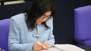 Bundeswirtschaftsministerin Reiche besiegelt Kohle-Ausstieg der LEAG mit Milliarden-Vertrag in Deutschland Bundeswirtschaftsministerin Reiche besiegelt Kohle-Ausstieg der LEAG mit Milliarden-Vertrag in Deutschland