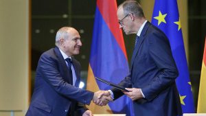 Merz sieht in Berlin „historische Chance“ für Armeniens EU-Annäherung Merz sieht in Berlin „historische Chance“ für Armeniens EU-Annäherung