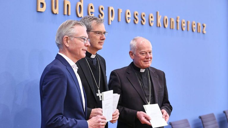 Bischöfe fordern sachliche Diskussion in Deutschland