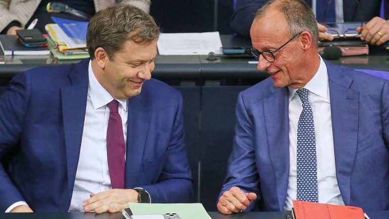 Berlin: Mehrheit erwartet Fortbestand der Koalition bis 2026