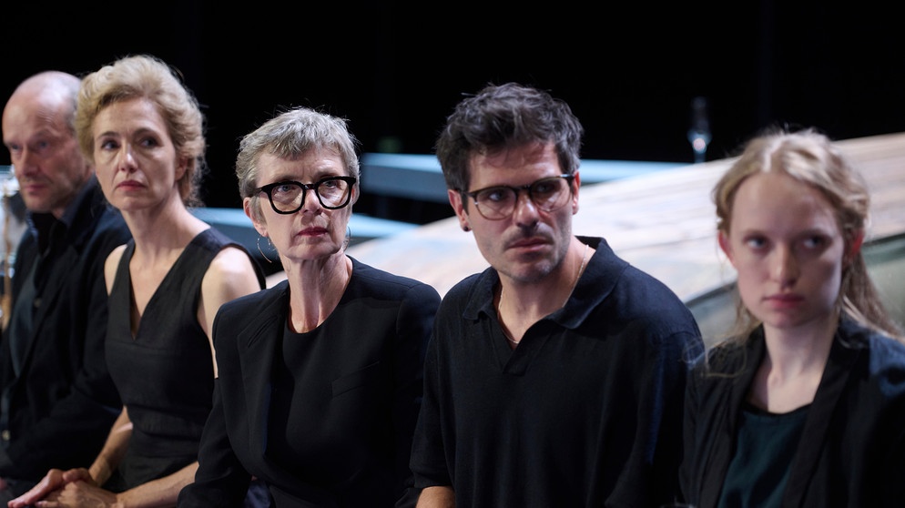 Tatort heute "Das Verlangen" am 2. Feiertag: Gift-Anschlag im Residenztheater – Batic und Leitmayr jagen Bühnen-Killer 2 Tatort heute "Das Verlangen" am 2. Feiertag: Gift-Anschlag im Residenztheater – Batic und Leitmayr jagen Bühnen-Killer tatort das verlangen 110 v img 16 9 xl d31c35f8186ebeb80b0cd843a7c267a0e0c81647