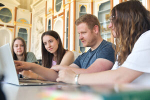 Barock-Juwel im Stuttgarter Süden: Hohenheimer Schloss-Bibliothek ist die schönste im Land