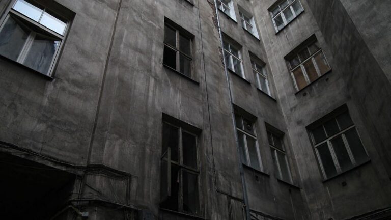 Wüst will Kommunen gegen Schrottimmobilien stärken