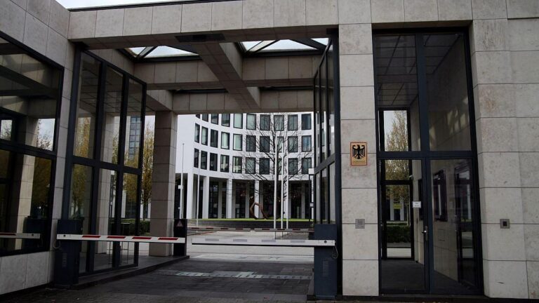 Chinesische Spionage: Ehepaar wegen Agententätigkeit in München verhaftet