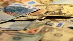 Deutschland lockt Investoren zurück: Kapitalzuflüsse übertreffen erstmals seit 2003 Abflüsse