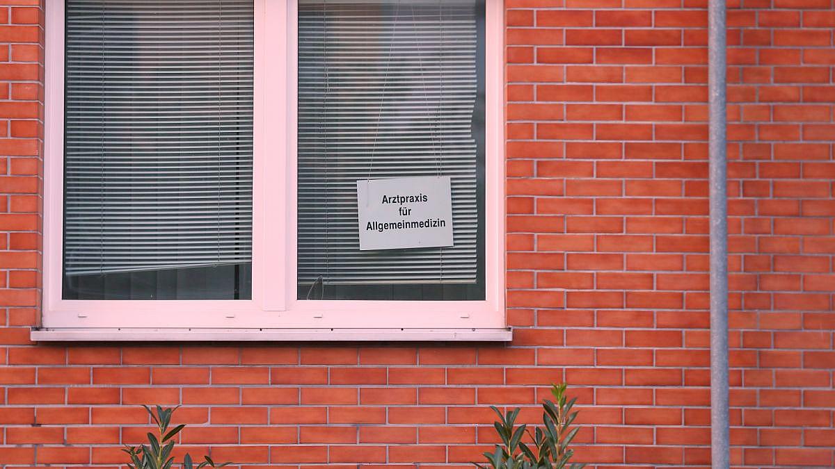 Umfrage: Monate auf Facharzttermin in Deutschland