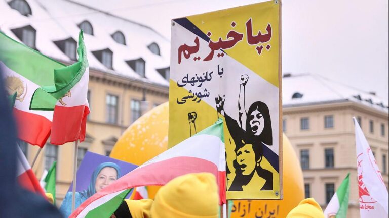 Todeswelle im Iran: Aktivistin übt scharfe Kritik an Westen