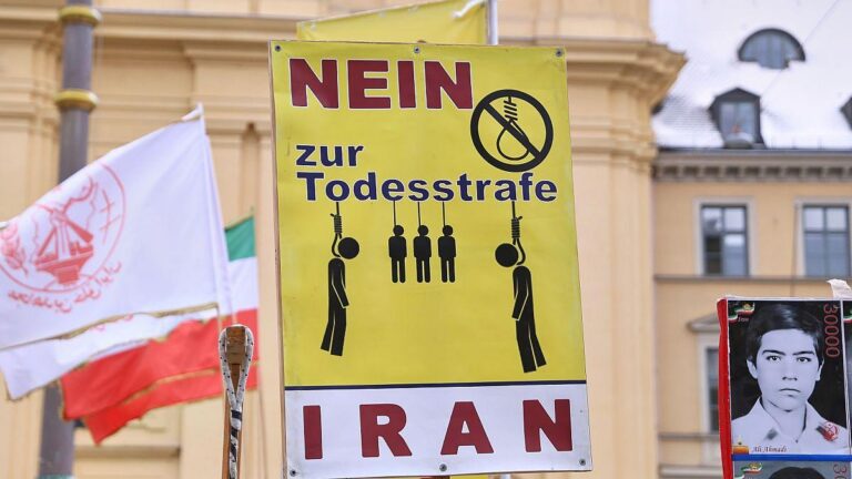 Tochter von hingerichtetem Deutschen spricht von „Politizid“ im Iran