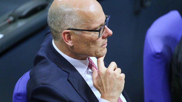 Berlin – CDU-Außenpolitiker Beyer sieht mögliches US-Eingreifen im Iran