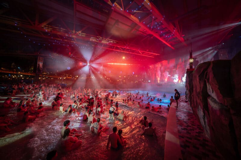 Wenn Wasser, Licht und Beats verschmelzen: Rulantica feiert bis Mitternacht