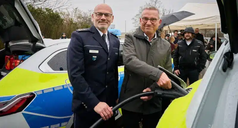 Pilotversuch in Pforzheim: Polizei testet „Lade-Turbo“ für die Autobahn Pilotversuch in Pforzheim: Polizei testet „Lade-Turbo“ für die Autobahn