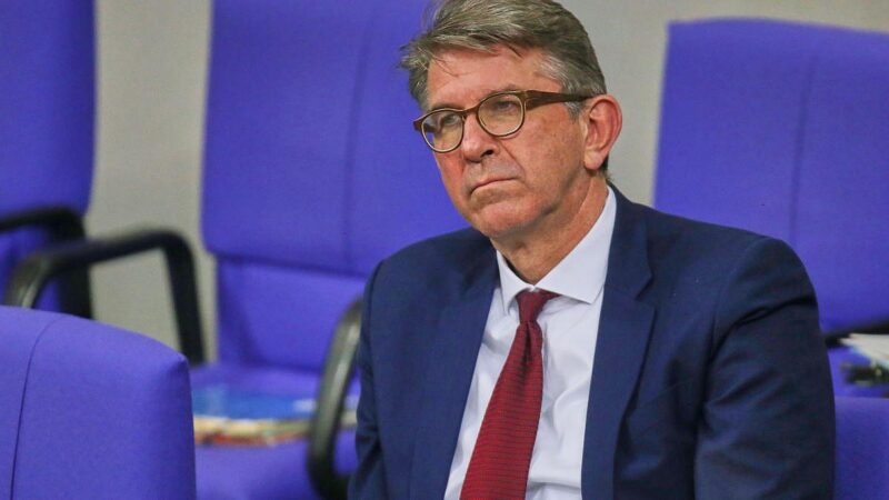 Iran: Kulturstaatsminister verurteilt Festnahme von Drehbuchautor Iran: Kulturstaatsminister verurteilt Festnahme von Drehbuchautor