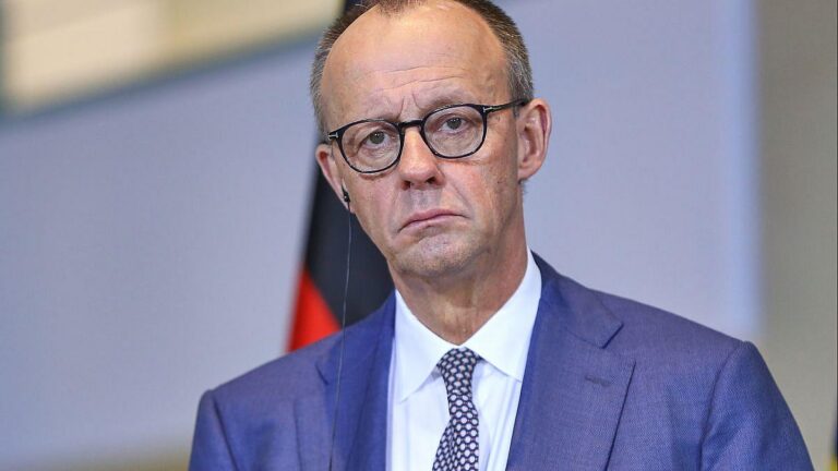 Grünen-Chefin fordert: Merz soll nach Kiew reisen