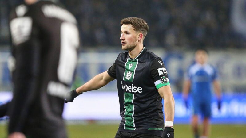 Hannover 96 siegt glücklich gegen Bielefeld